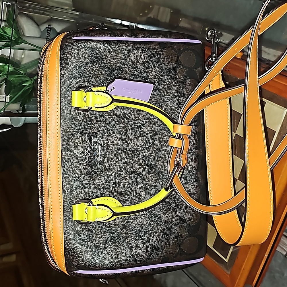 Coach handbag, gen cross grain leather, from smoke free home, very unique!